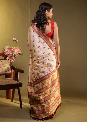 Cream Assam Silk Saree With Blouse Piece