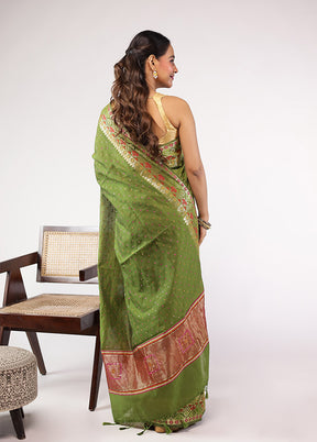 Green Pure Cotton Saree With Blouse Piece