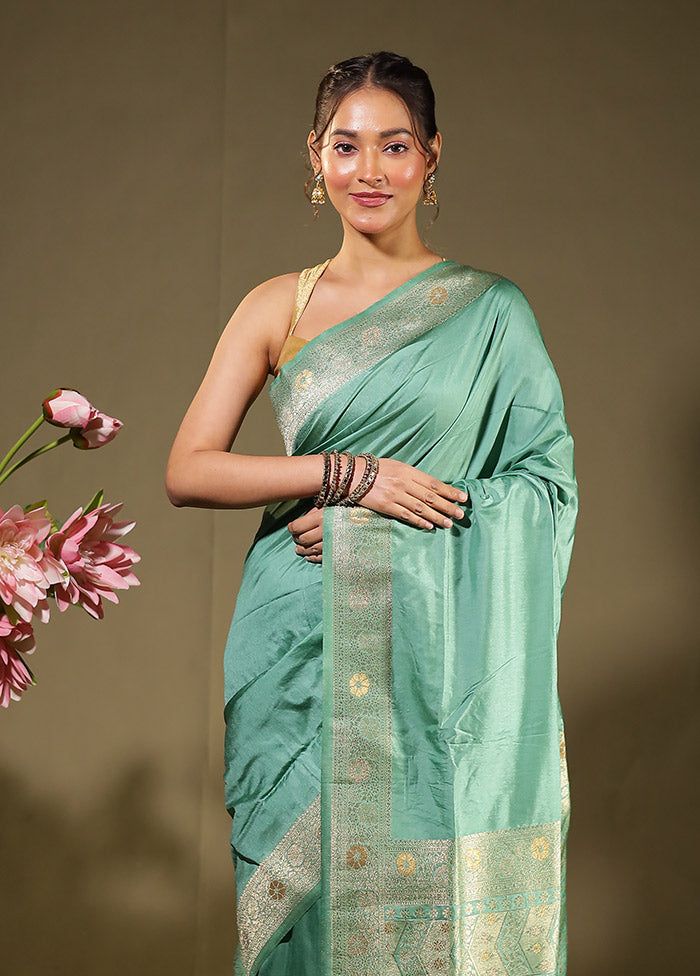 Green Dupion Silk Saree With Blouse Piece