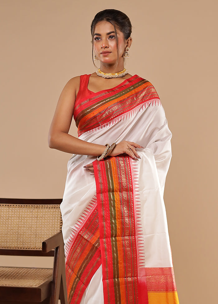 White Handloom Kanchipuram Pure Silk Saree With Blouse Piece