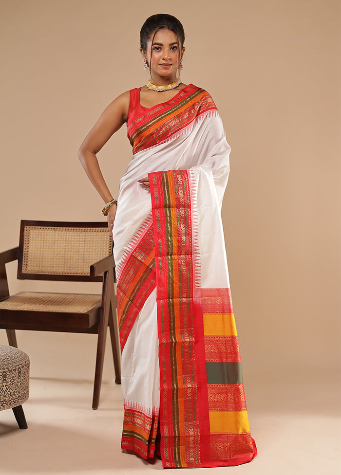 White Handloom Kanchipuram Pure Silk Saree With Blouse Piece