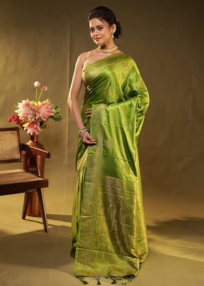 Green Dupion Silk Saree With Blouse Piece