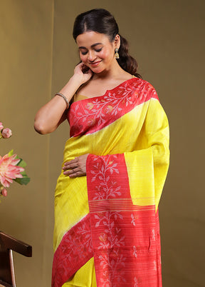 Red Handloom Tussar Pure Silk Saree With Blouse Piece
