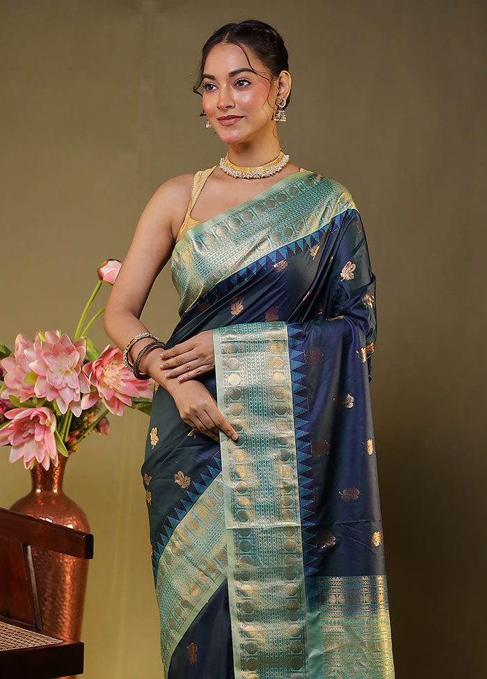 Green Gadwal Silk Saree Without Blouse Piece