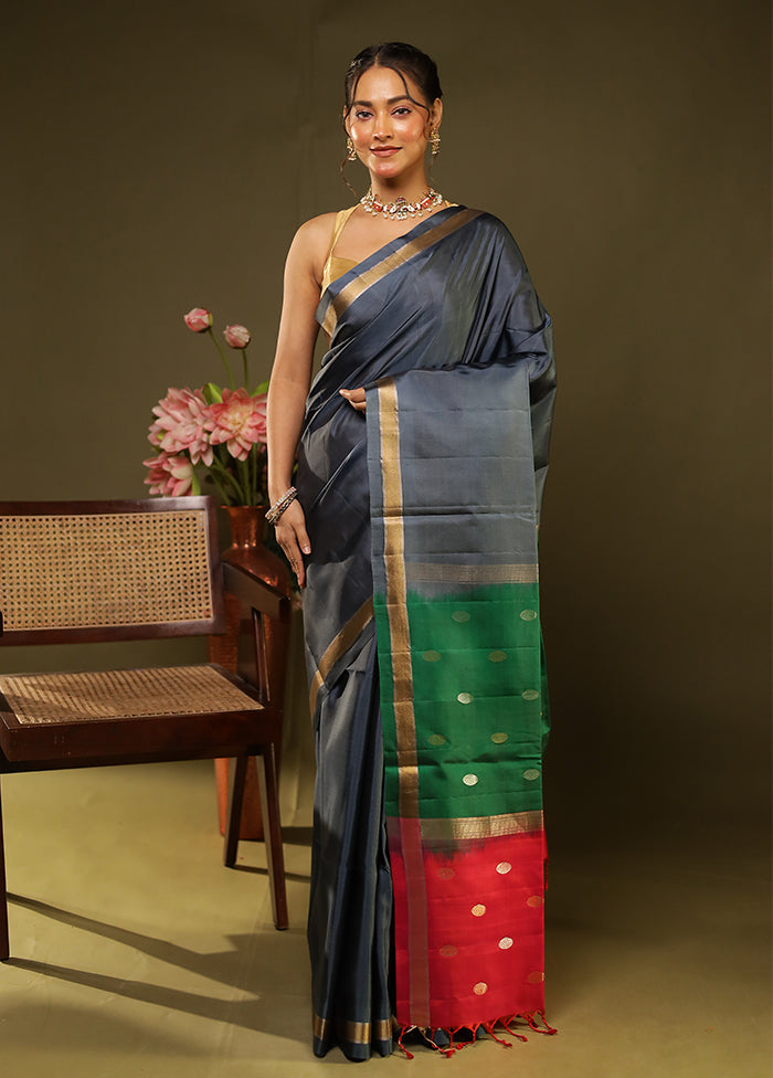 Blue Handloom Kanjivaram Pure Silk Saree With Blouse Piece