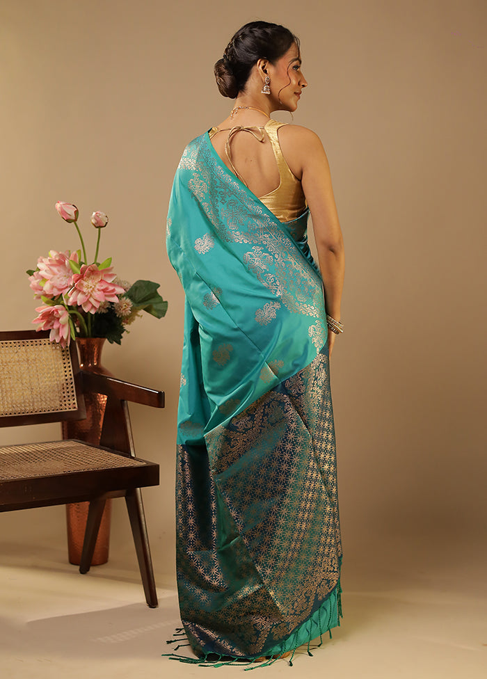 Green Kanjivaram Silk Saree With Blouse Piece