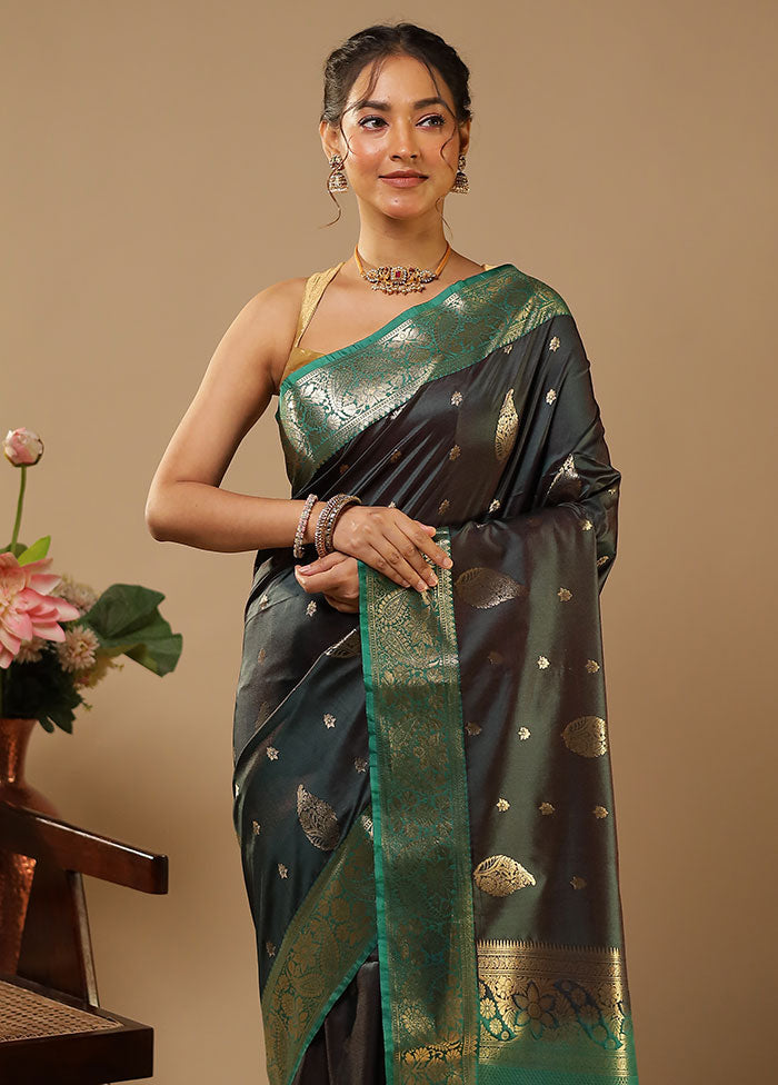 Green Kanjivaram Silk Saree With Blouse Piece