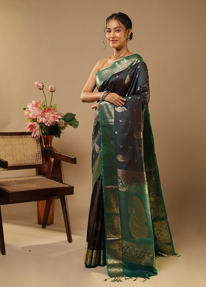 Green Kanjivaram Silk Saree With Blouse Piece