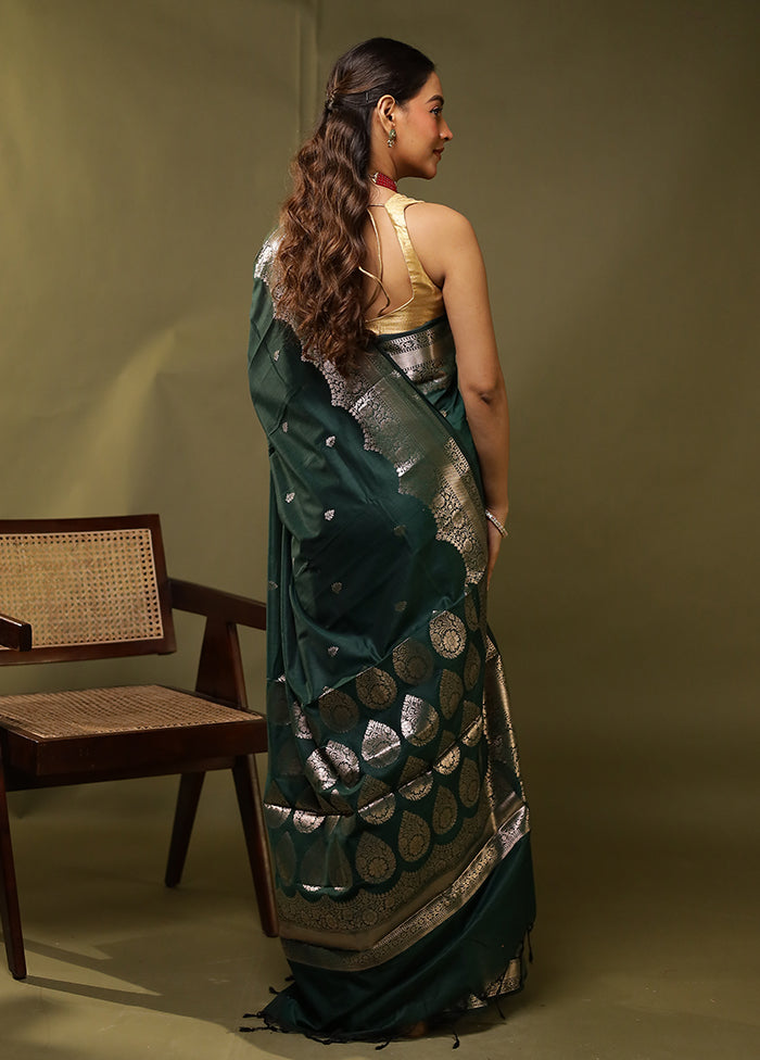 Green Cotton Saree With Blouse Piece