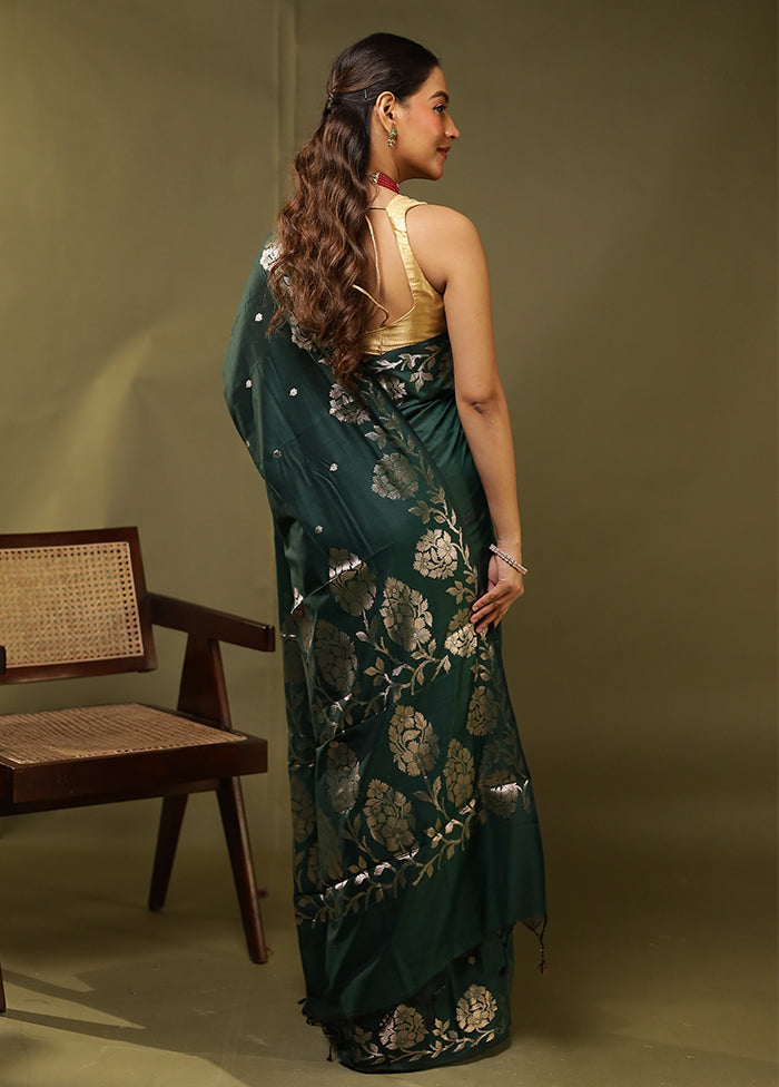 Green Cotton Saree With Blouse Piece