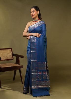 Blue Cotton Saree With Blouse Piece