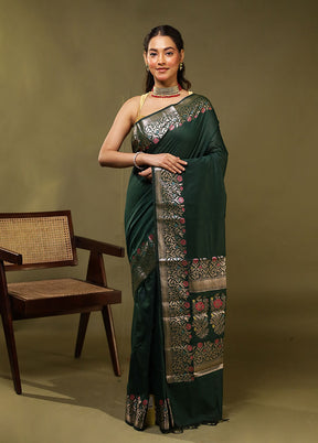 Green Cotton Saree With Blouse Piece