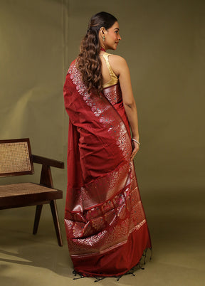 Red Cotton Saree With Blouse Piece