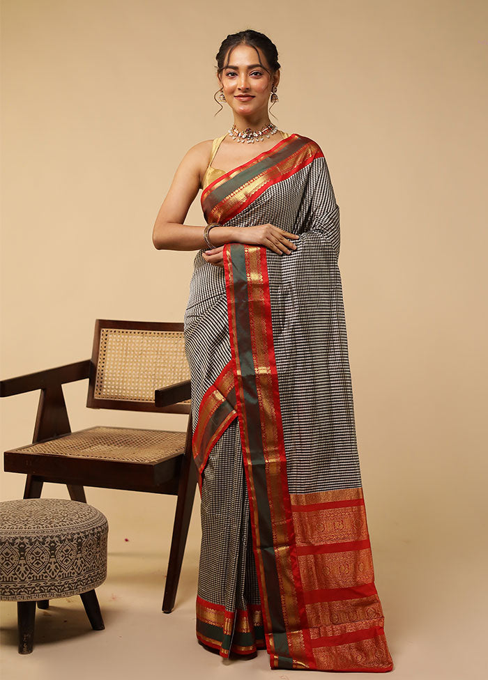 White Handloom Kanjivaram Pure Silk Saree With Blouse Piece