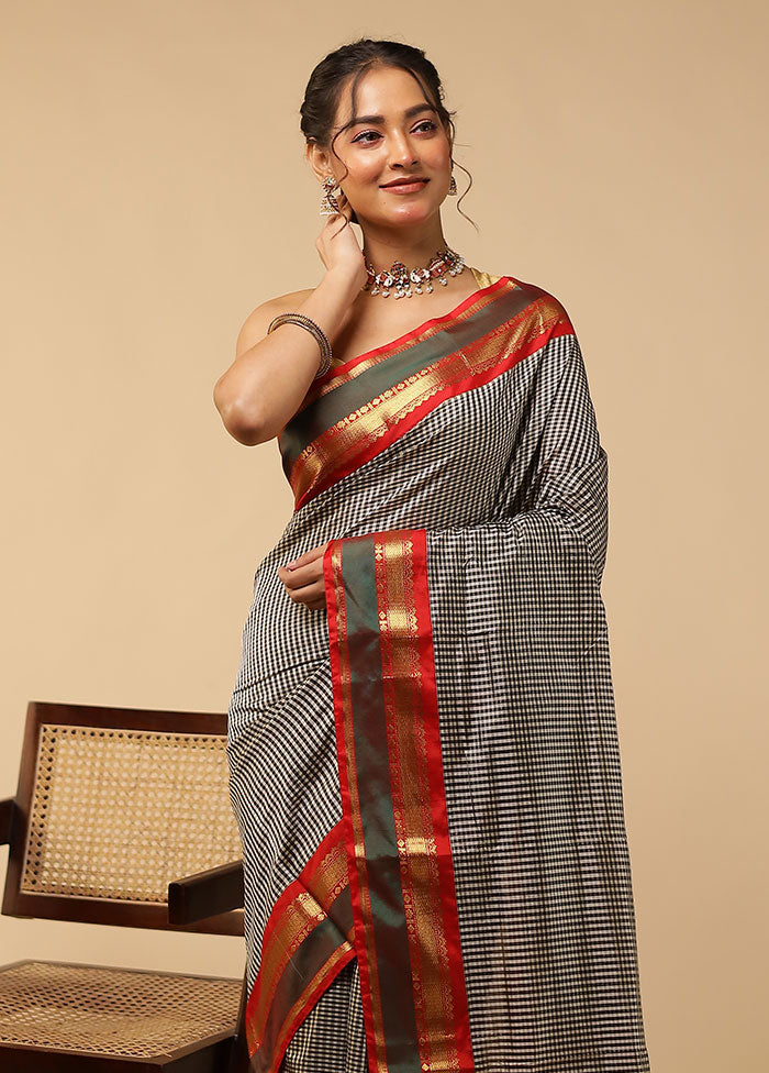 White Handloom Kanjivaram Pure Silk Saree With Blouse Piece