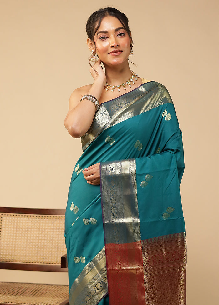 Green Kanjivaram Silk Saree With Blouse Piece