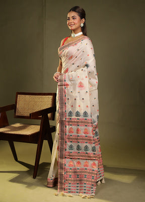 Cream Assam Silk Saree With Blouse Piece