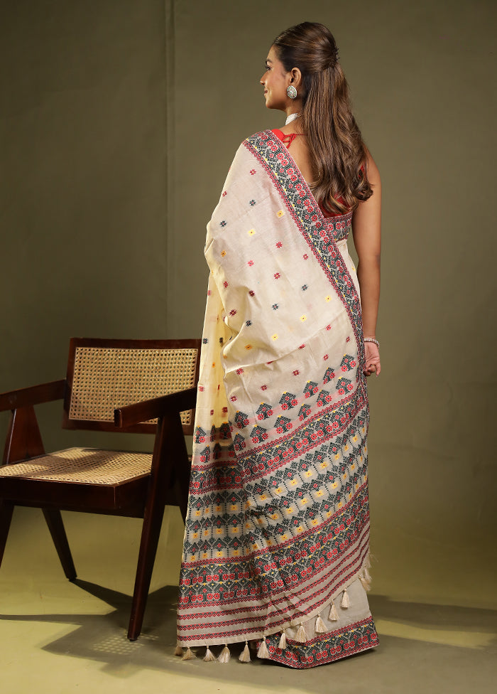 Cream Assam Silk Saree With Blouse Piece