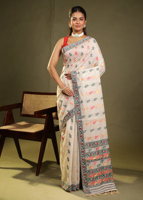 Cream Assam Silk Saree With Blouse Piece