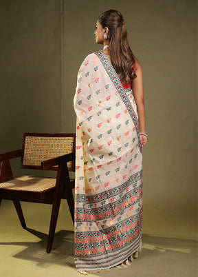 Cream Assam Silk Saree With Blouse Piece