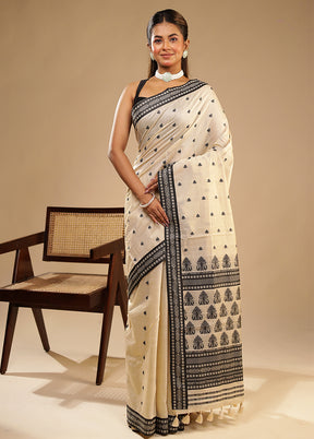Chandan Haze Duo – Cream Assam Silk & Blue Dupion Silk Sarees