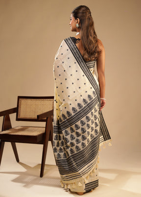 Cream Assam Silk Saree With Blouse Piece