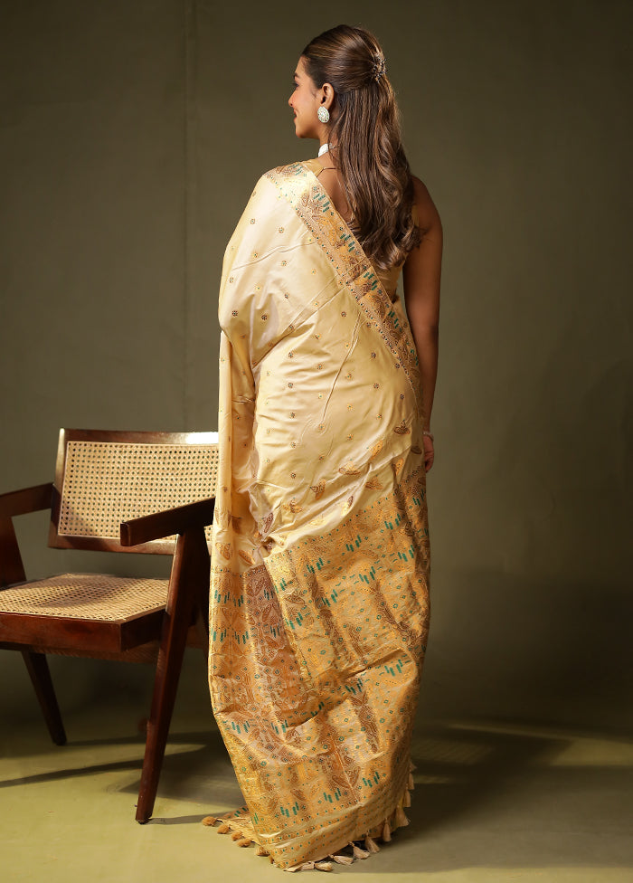Cream Assam Silk Saree With Blouse Piece