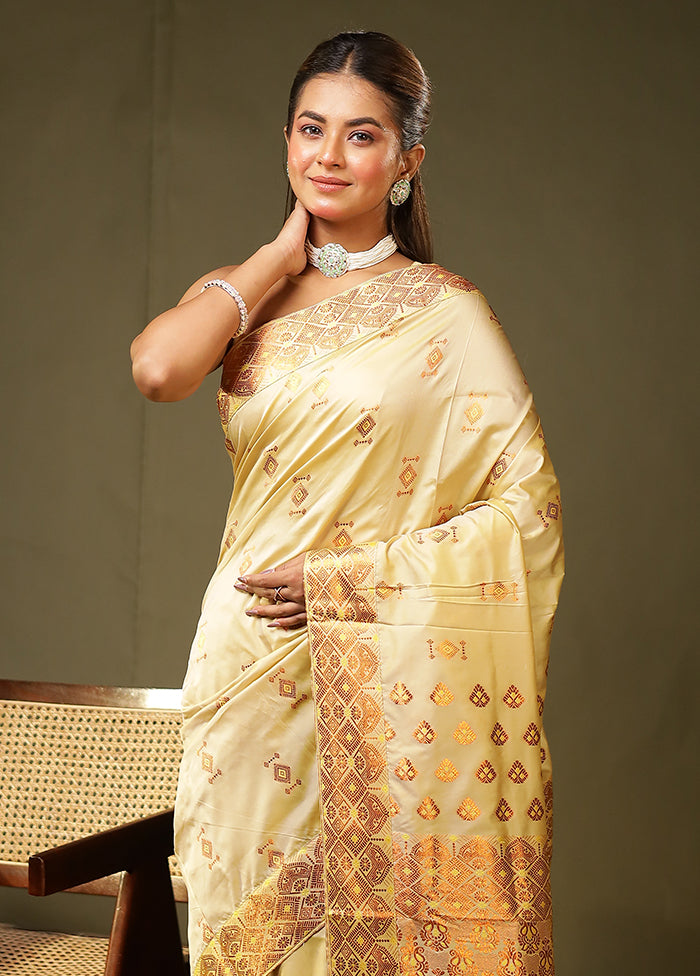 Cream Assam Silk Saree With Blouse Piece
