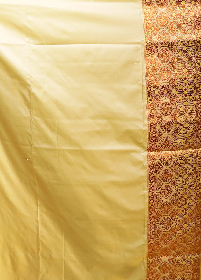 Cream Assam Silk Saree With Blouse Piece