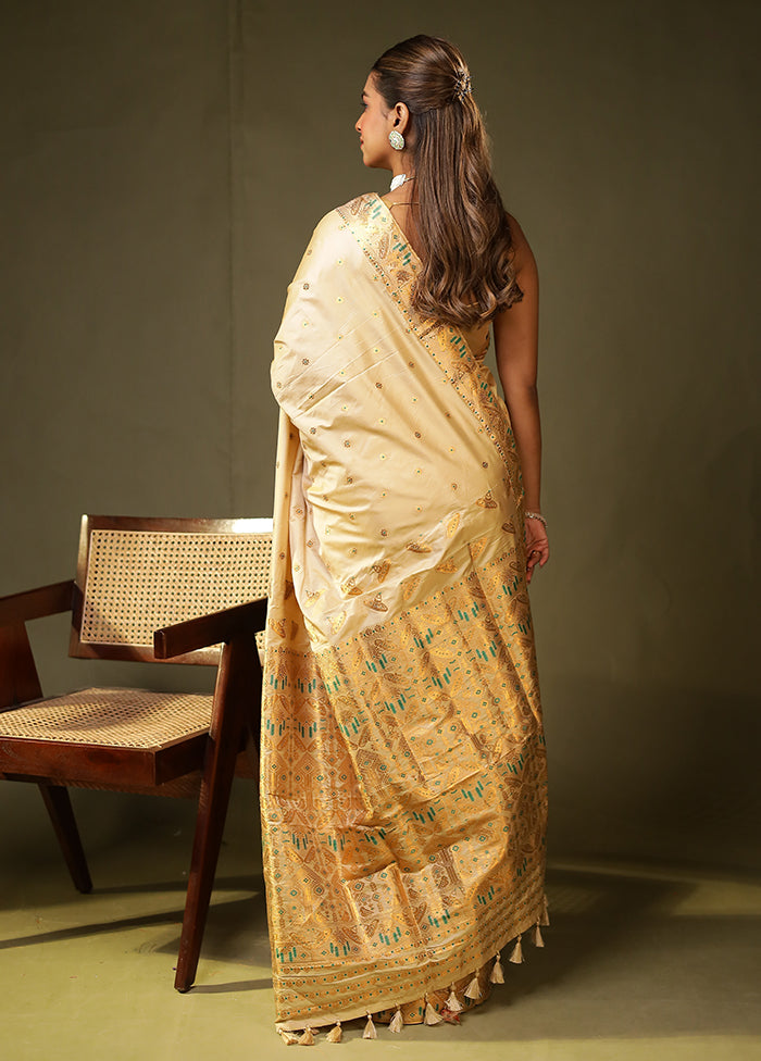 Cream Assam Silk Saree With Blouse Piece