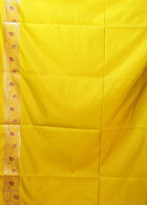 Green Handloom Banarasi Pure Silk Saree With Blouse Piece
