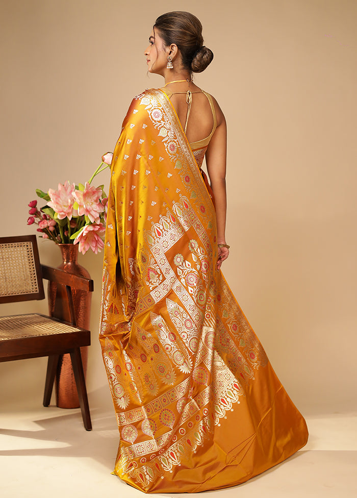 Green Handloom Banarasi Pure Silk Saree With Blouse Piece