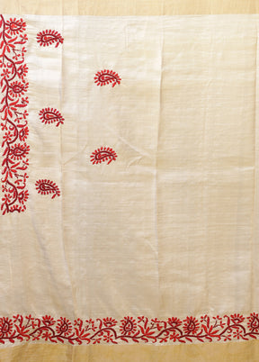 Cream Handloom Tussar Pure Silk Saree With Blouse Piece