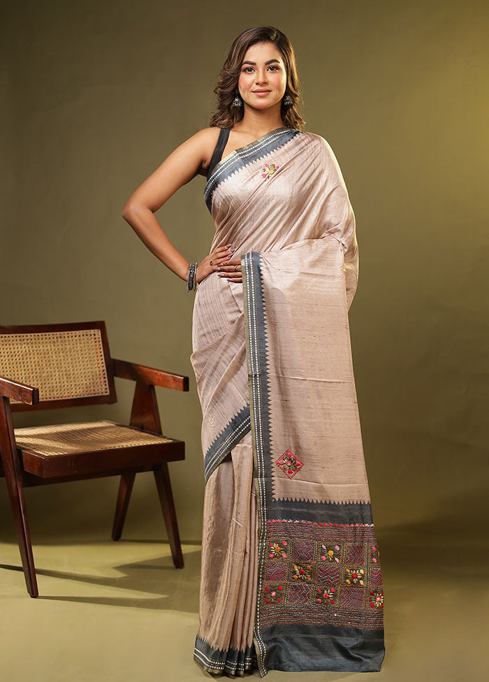 Cream Tussar Silk Saree With Blouse Piece