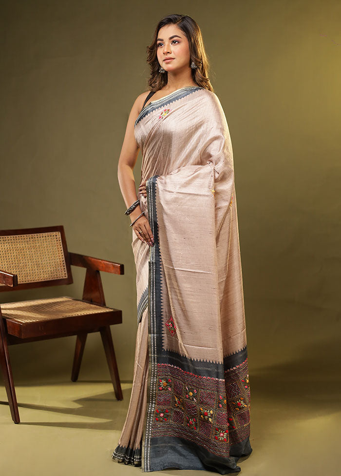 Cream Tussar Silk Saree With Blouse Piece