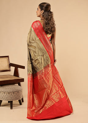 Cream Handloom Kanjivaram Pure Silk Saree With Blouse Piece