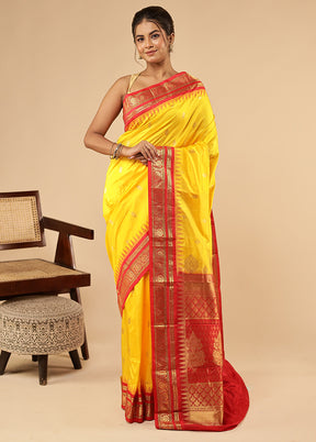 Yellow Handloom Kanchipuram Pure Silk Saree With Blouse Piece