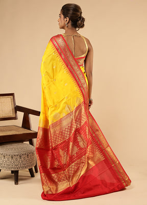 Yellow Handloom Kanchipuram Pure Silk Saree With Blouse Piece