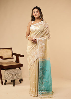 Green Matka Silk Saree With Blouse Piece