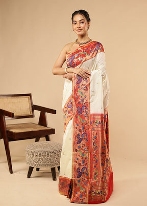 White Kanjivaram Silk Saree With Blouse Piece