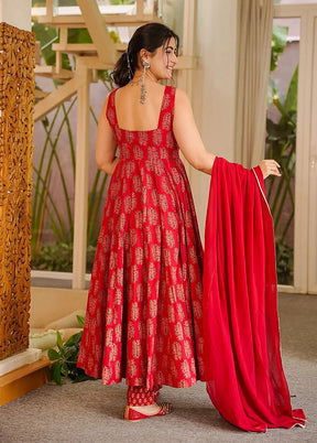 3 Pc Red Muslin Suit Set