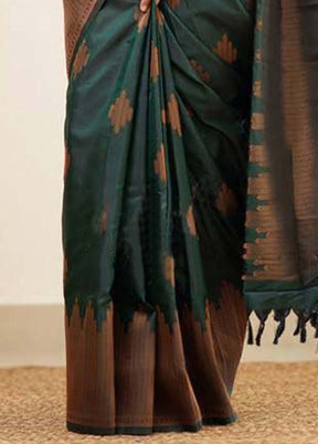Green Spun Silk Saree With Blouse Piece