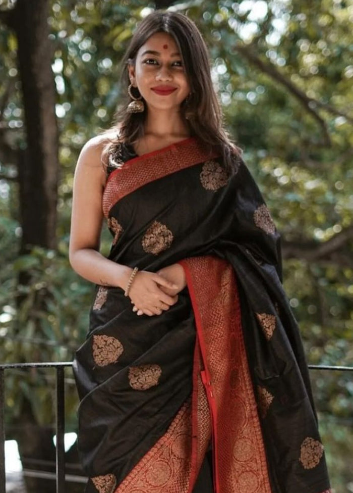 Black Spun Silk Saree With Blouse Piece
