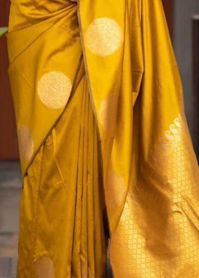 Yellow Spun Silk Saree With Blouse Piece