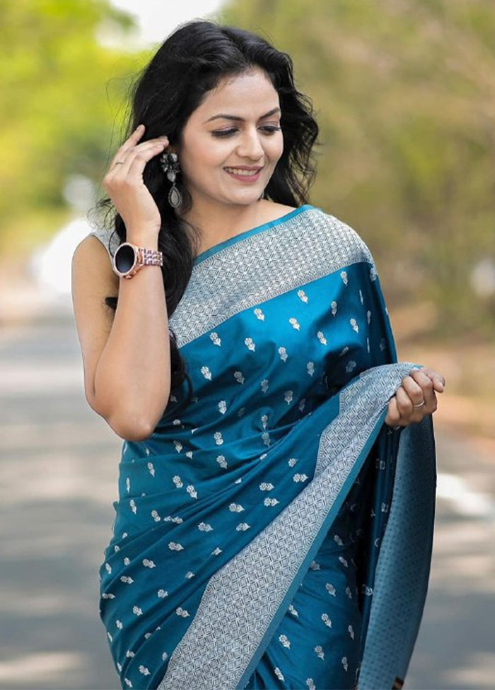 Blue Spun Silk Saree With Blouse Piece