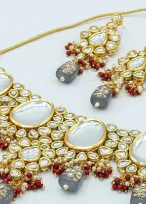 Grey Beaded Kundan Choker Set With Mangtika - Indian Silk House Agencies