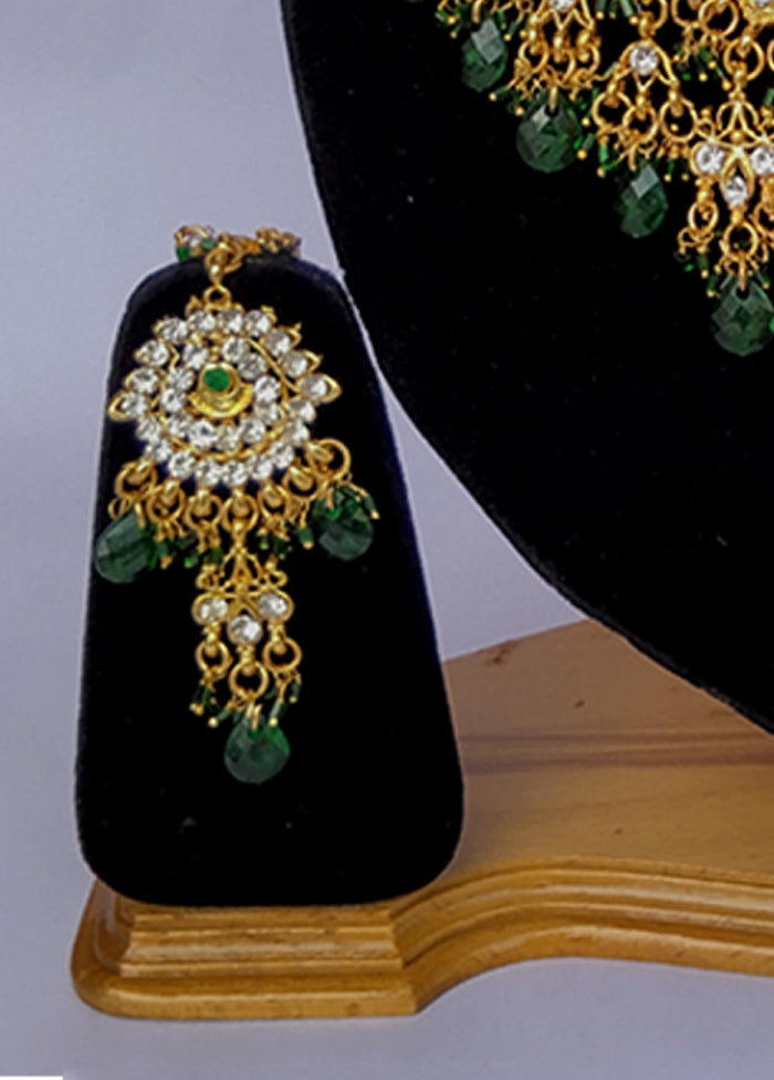 Multicolor Alloy Jewellery Set (1 Necklace, 1 Pair Earrings, 1 Mang Tikka)
