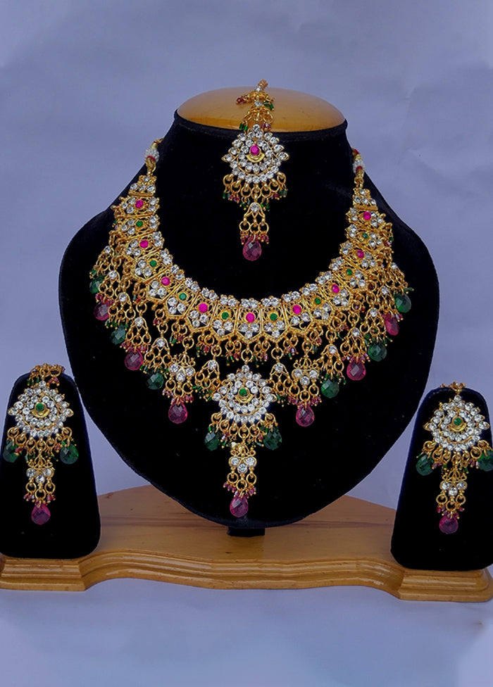 Multicolor Alloy Jewellery Set (1 Necklace, 1 Pair Earrings, 1 Mang Tikka)