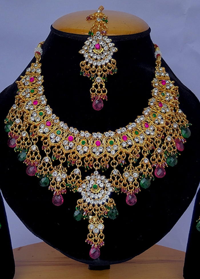 Multicolor Alloy Jewellery Set (1 Necklace, 1 Pair Earrings, 1 Mang Tikka)