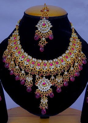 Multicolor Alloy Jewellery Set (1 Necklace, 1 Pair Earrings, 1 Mang Tikka)